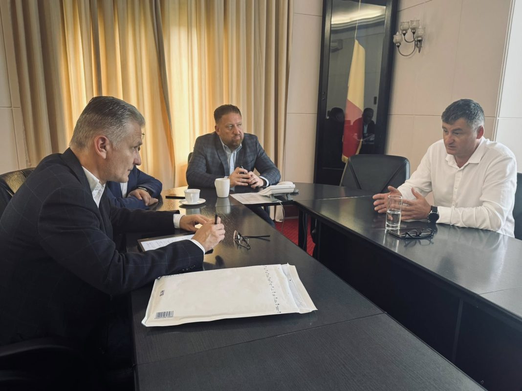 Întâlnire crucială